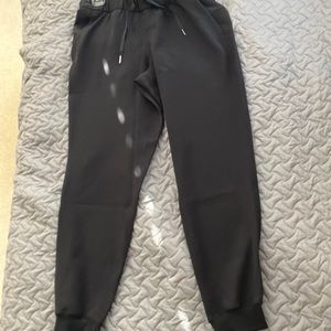 Lululemon On the Fly Jogger -Woven sz8 black